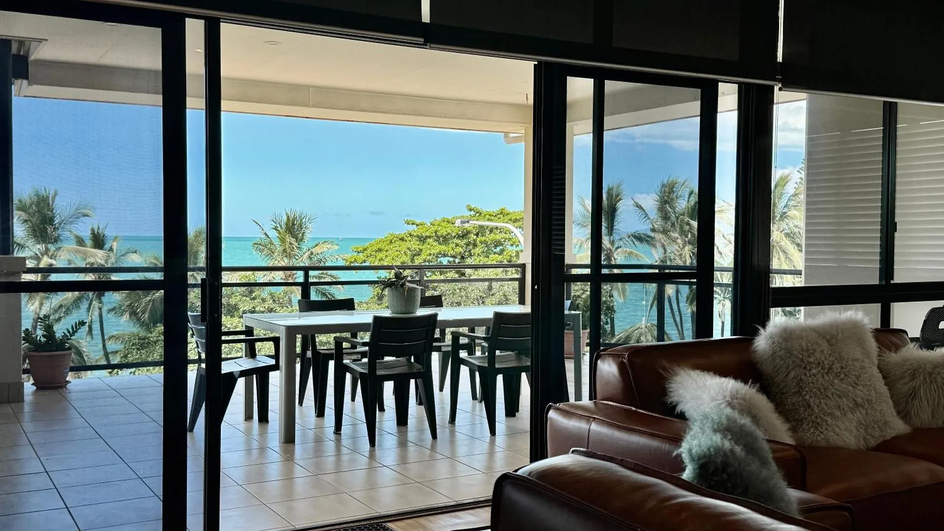 Townsville Apartments On The Strand - Penthouse 0*,